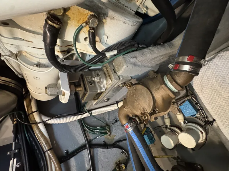 Slide: The Image of Sea Ray 370 Aft Cabin 1998 - 7586924