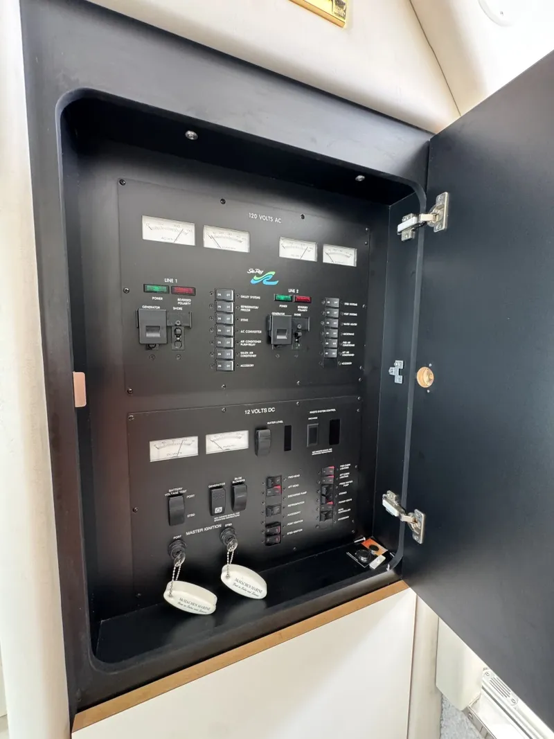 Slide: The Image of Sea Ray 370 Aft Cabin 1998 - 7586976