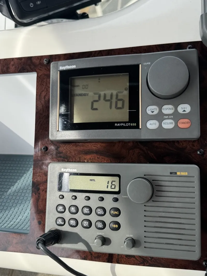 Slide: The Image of Sea Ray 370 Aft Cabin 1998 - 7586930