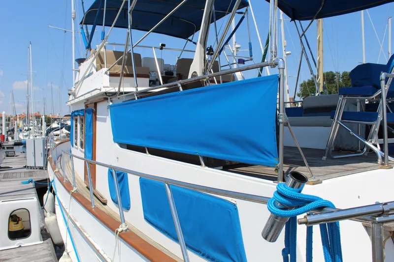 Slide: The Image of Ocean Alexander 40 Double Cabin 1983 - 7582281