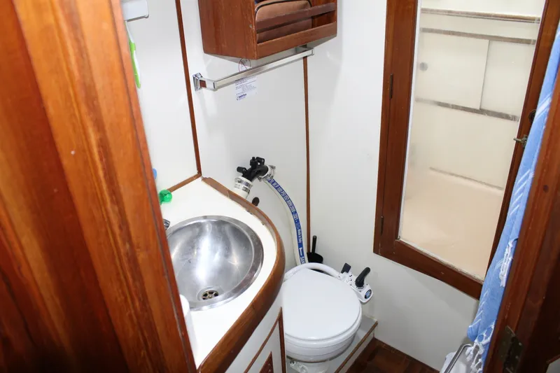 Slide: The Image of Ocean Alexander 40 Double Cabin 1983 - 7582295