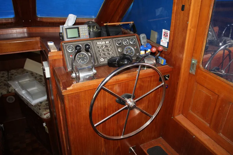 Slide: The Image of Ocean Alexander 40 Double Cabin 1983 - 7582304