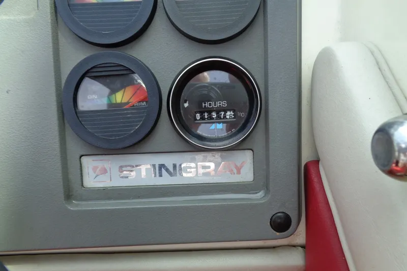 Slide: The Image of Stingray 172 SC 1989 - 7582233