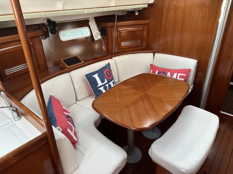 Slide: The Image of Beneteau 393 2004 - 7582427
