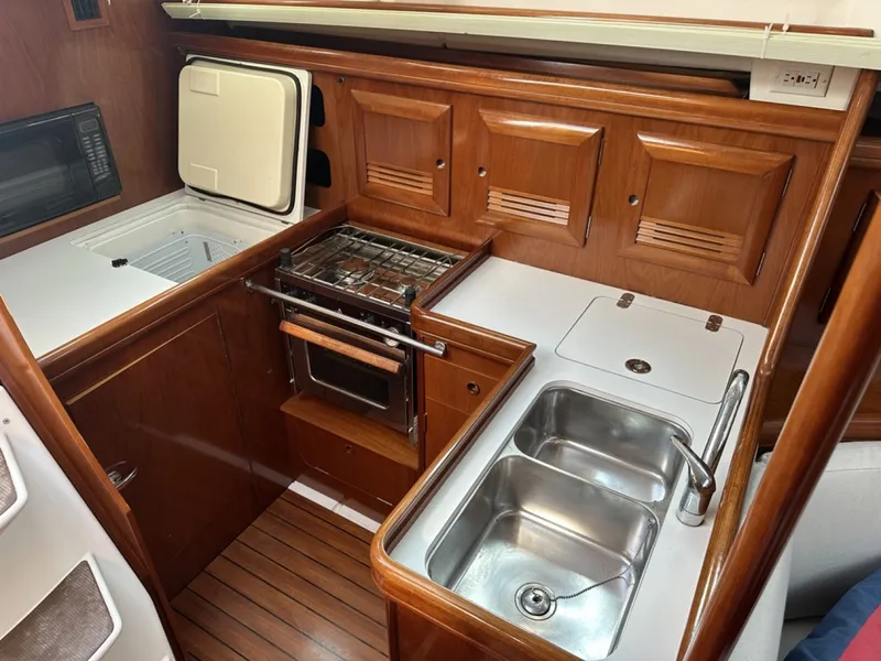Slide: The Image of Beneteau 393 2004 - 7582424