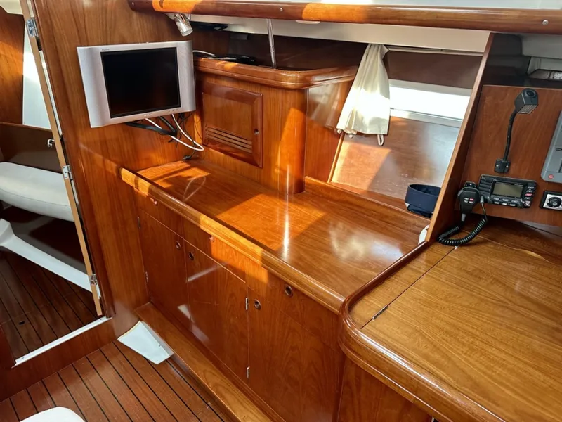 Slide: The Image of Beneteau 393 2004 - 7582426