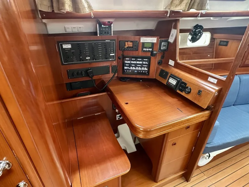 Slide: The Image of Beneteau 473 2002 - 7582524