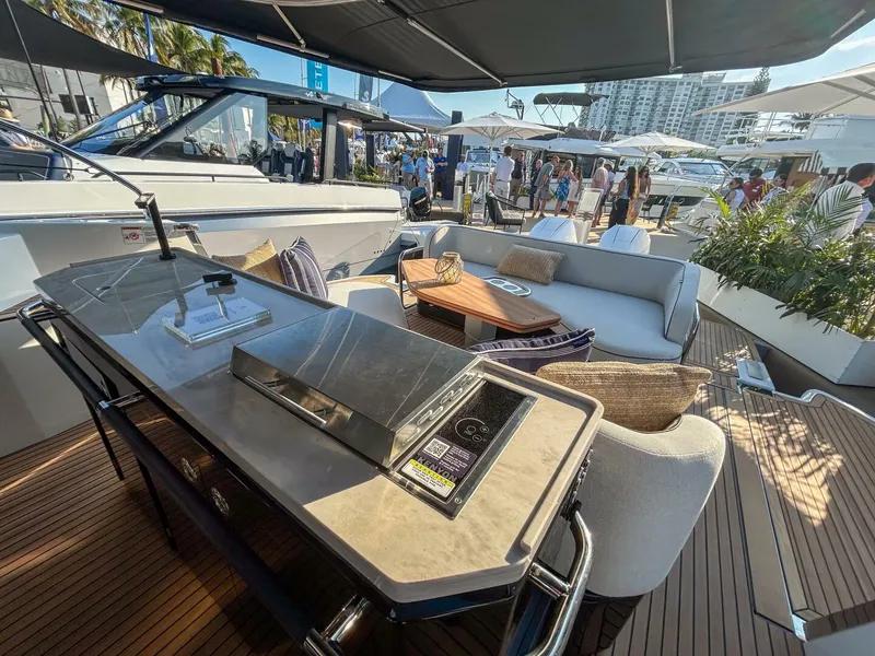 Slide: The Image of Beneteau Gran Turismo 40 2027 - 7582540