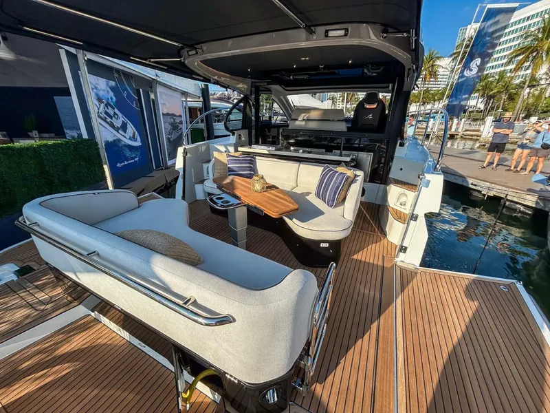Slide: The Image of Beneteau Gran Turismo 40 2027 - 7582543