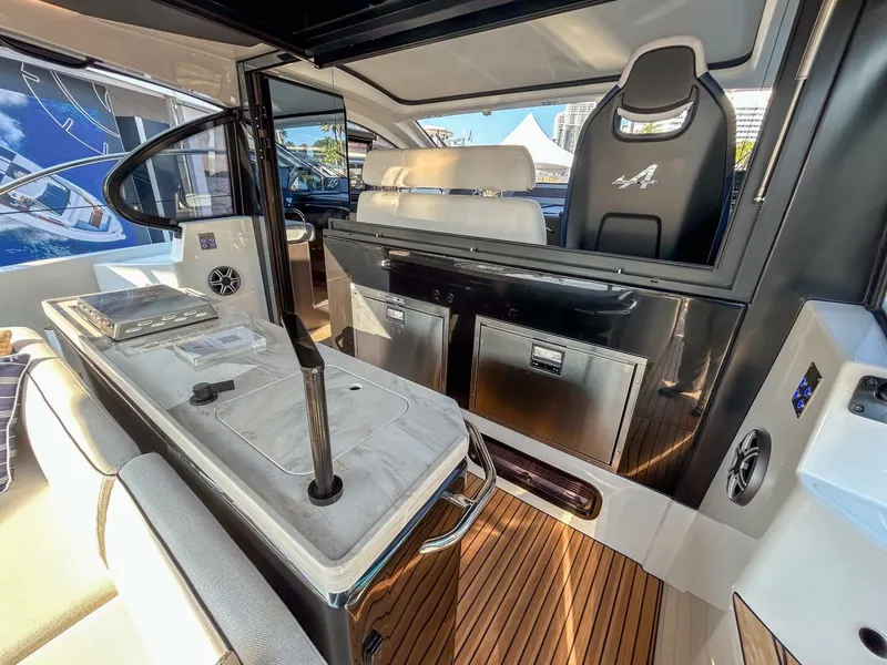 Slide: The Image of Beneteau Gran Turismo 40 2027 - 7582544