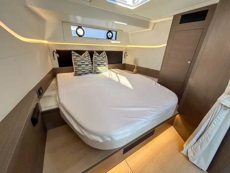 Slide: The Image of Beneteau Gran Turismo 40 2027 - 7582542