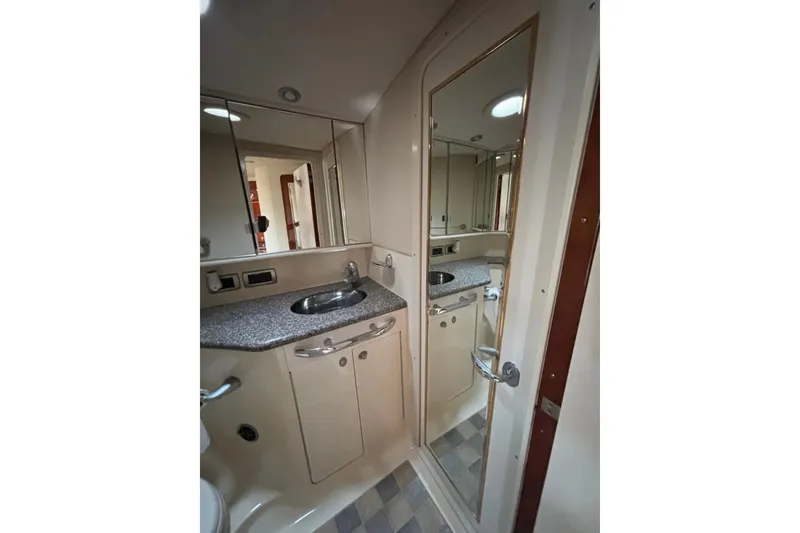 Slide: The Image of Sea Ray 550 Sundancer 2003 - 7582616