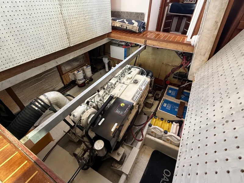 Slide: The Image of Wilbur Flybridge Cruiser 1987 - 7583313