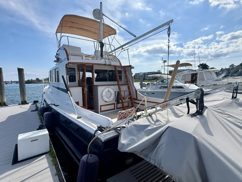 Slide: The Image of Wilbur Flybridge Cruiser 1987 - 7583233