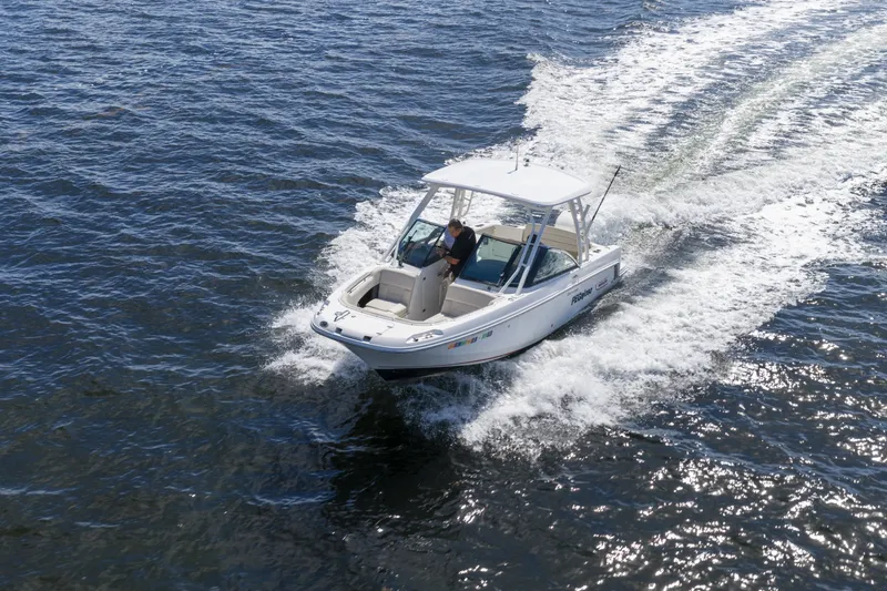 Slide: The Image of Boston Whaler 230 VANTAGE 2016 - 7586088