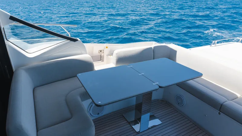 Slide: The Image of Azimut 60 2020 - 7583536