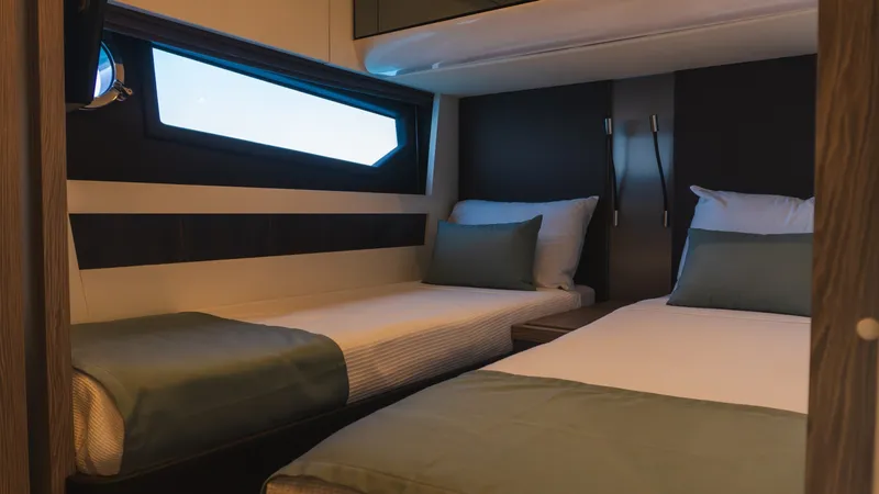 Slide: The Image of Azimut 60 2020 - 7583501