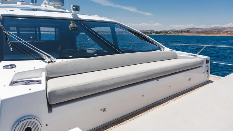 Slide: The Image of Azimut 60 2020 - 7583530