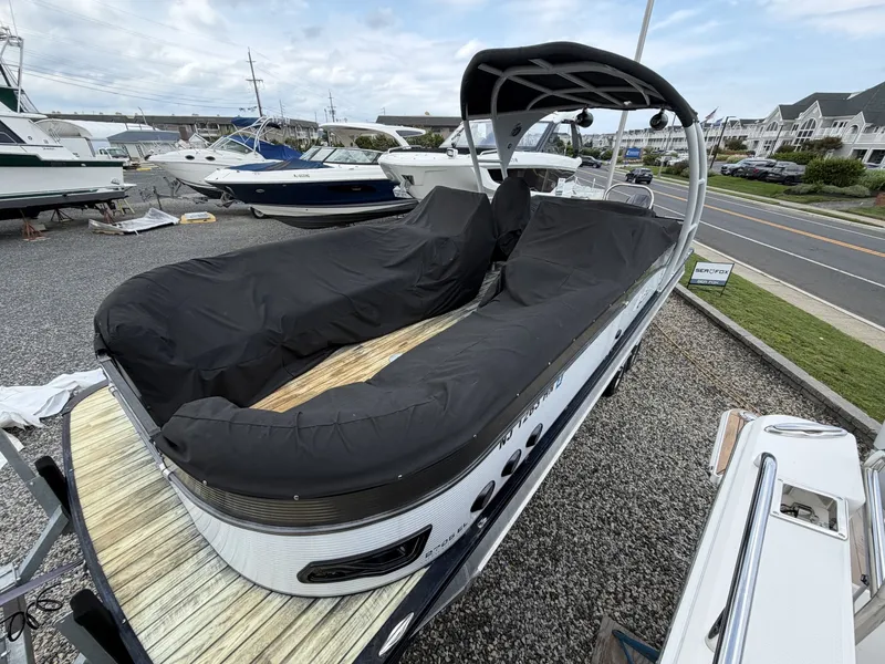 Slide: The Image of Avalon Catalina Elite - 27' 2019 - 7583641