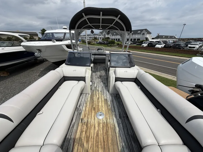 Slide: The Image of Avalon Catalina Elite - 27' 2019 - 7583640