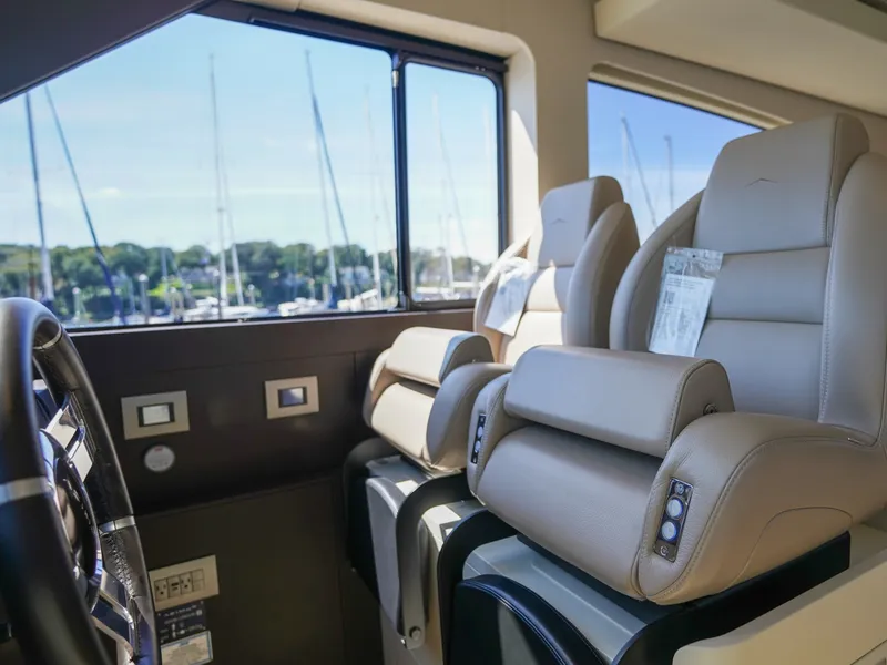 Slide: The Image of Azimut Seadeck 6 2027 - 8671588