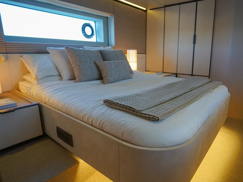 Slide: The Image of Azimut Seadeck 6 2027 - 8671594