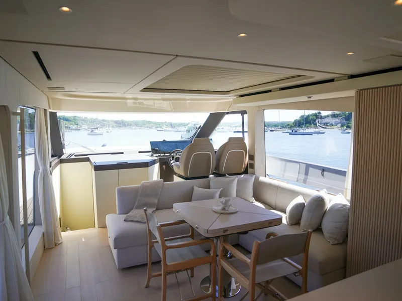Slide: The Image of Azimut Seadeck 6 2027 - 8671585