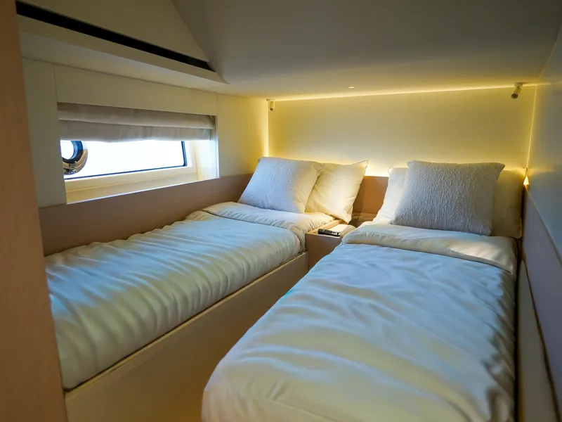Slide: The Image of Azimut Seadeck 6 2027 - 8671591