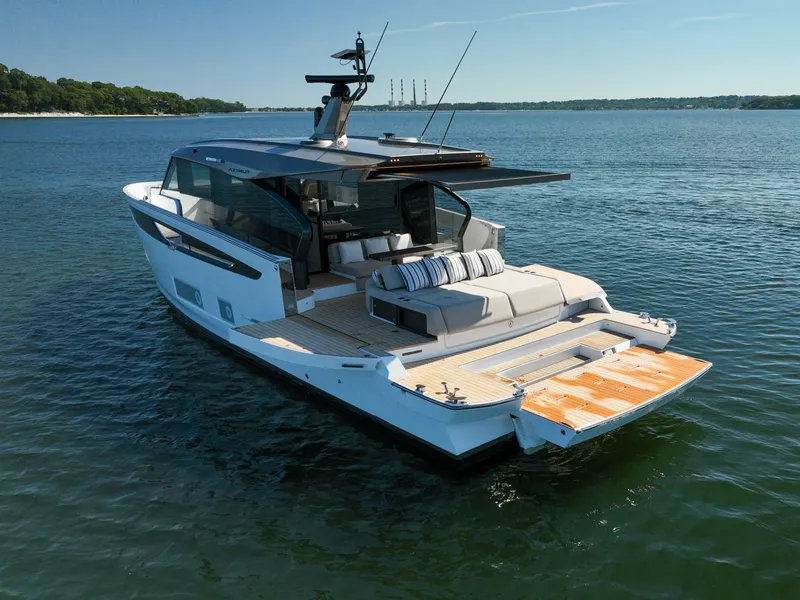 Slide: The Image of Azimut Seadeck 6 2027 - 8671582