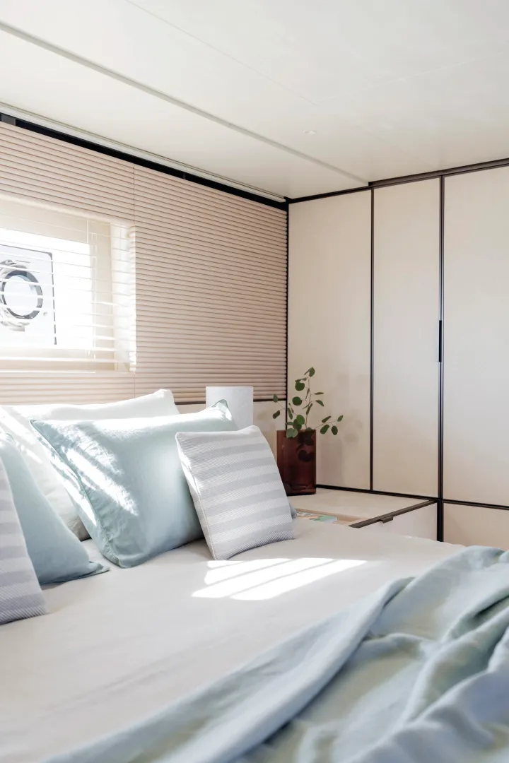 Slide: The Image of Azimut Sundeck 6 2027 - 7583905