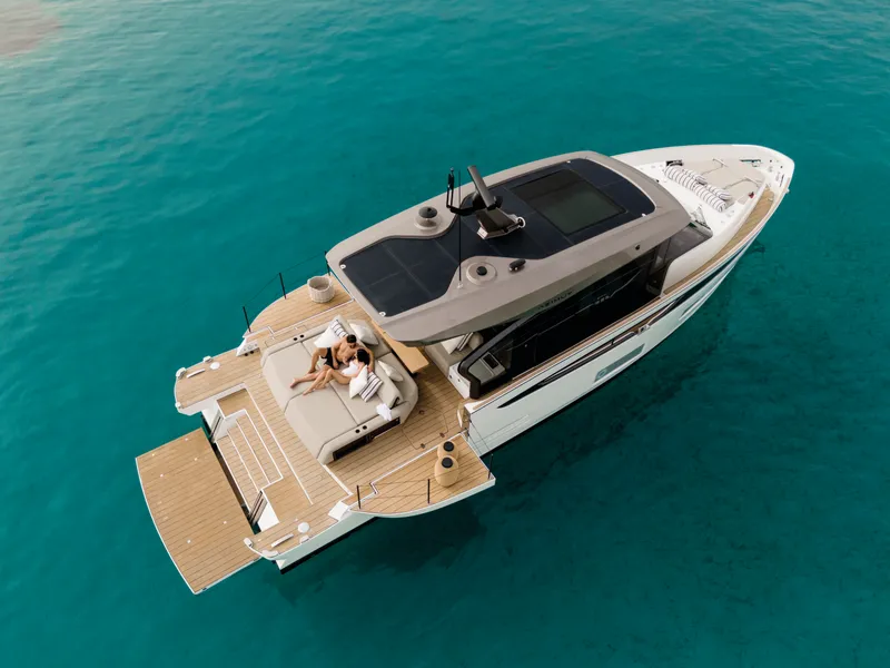 Slide: The Image of Azimut Sundeck 6 2027 - 7583923