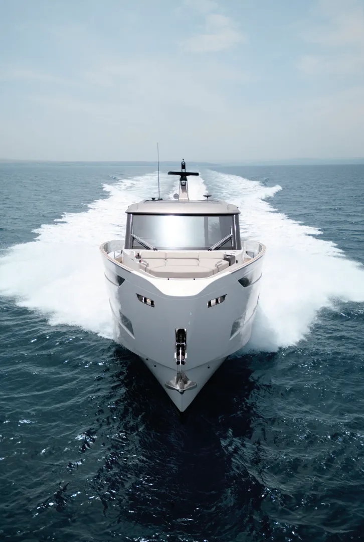 Slide: The Image of Azimut Sundeck 6 2027 - 7583901