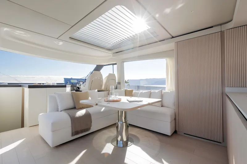 Slide: The Image of Azimut Sundeck 6 2027 - 7583911