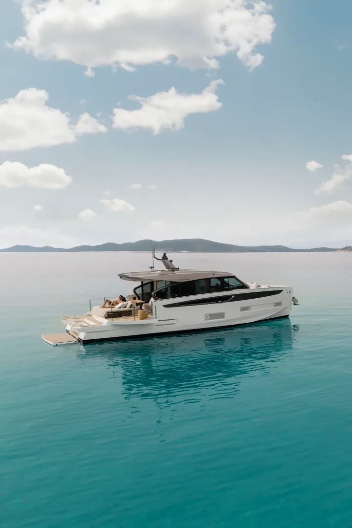 Slide: The Image of Azimut Sundeck 6 2027 - 7583898