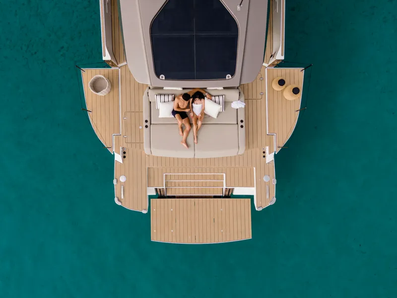 Slide: The Image of Azimut Sundeck 6 2027 - 7583924