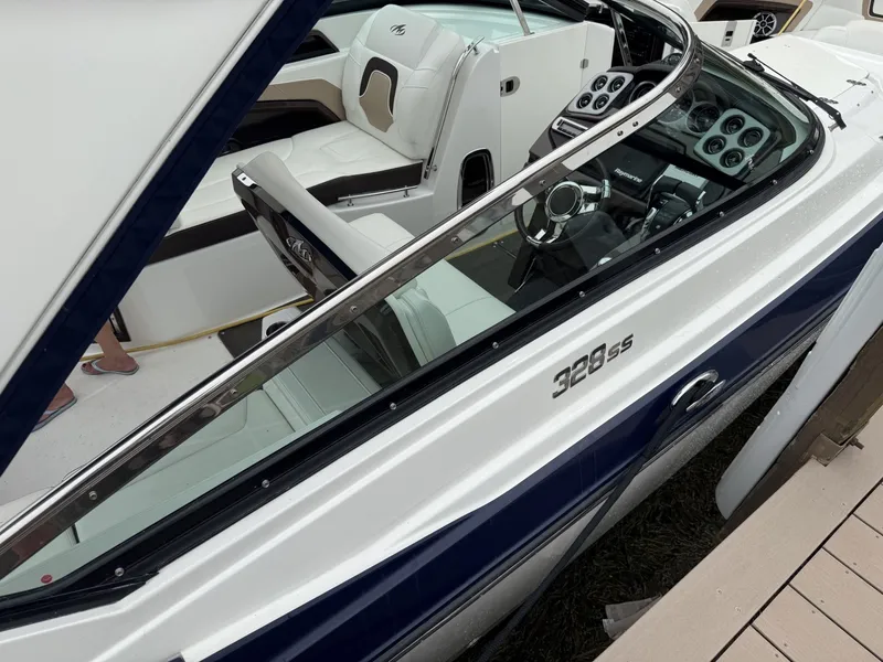 Slide: The Image of Monterey 328SS 2016 - 7585544