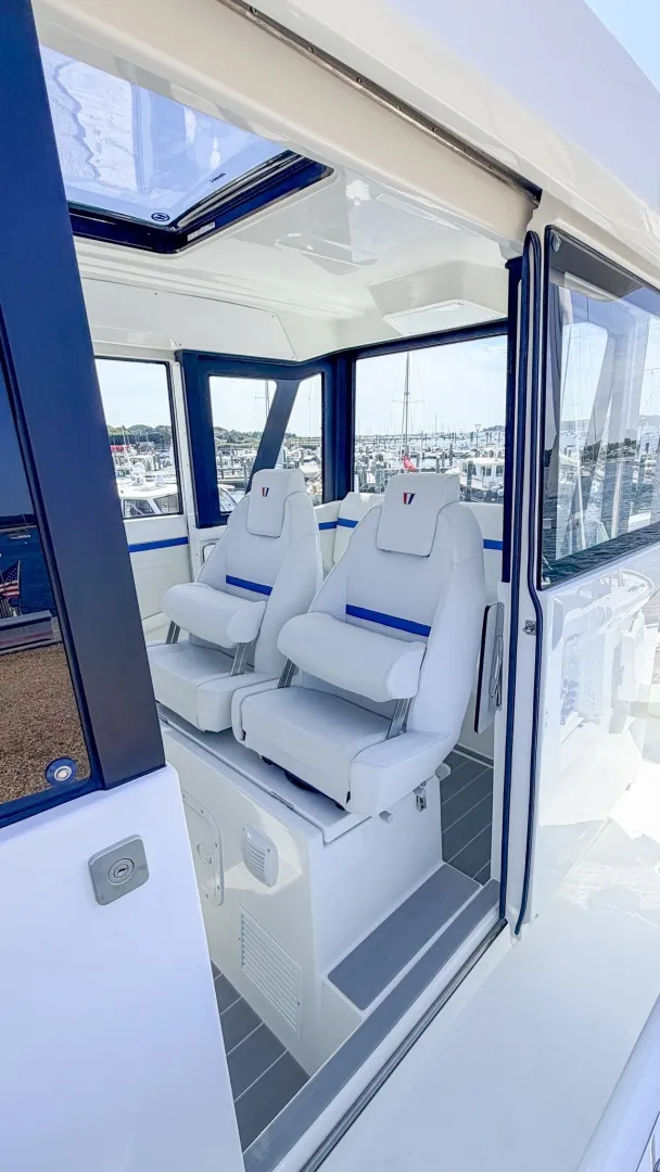 Slide: The Image of Wellcraft 28 Explorer 2027 - 7585931