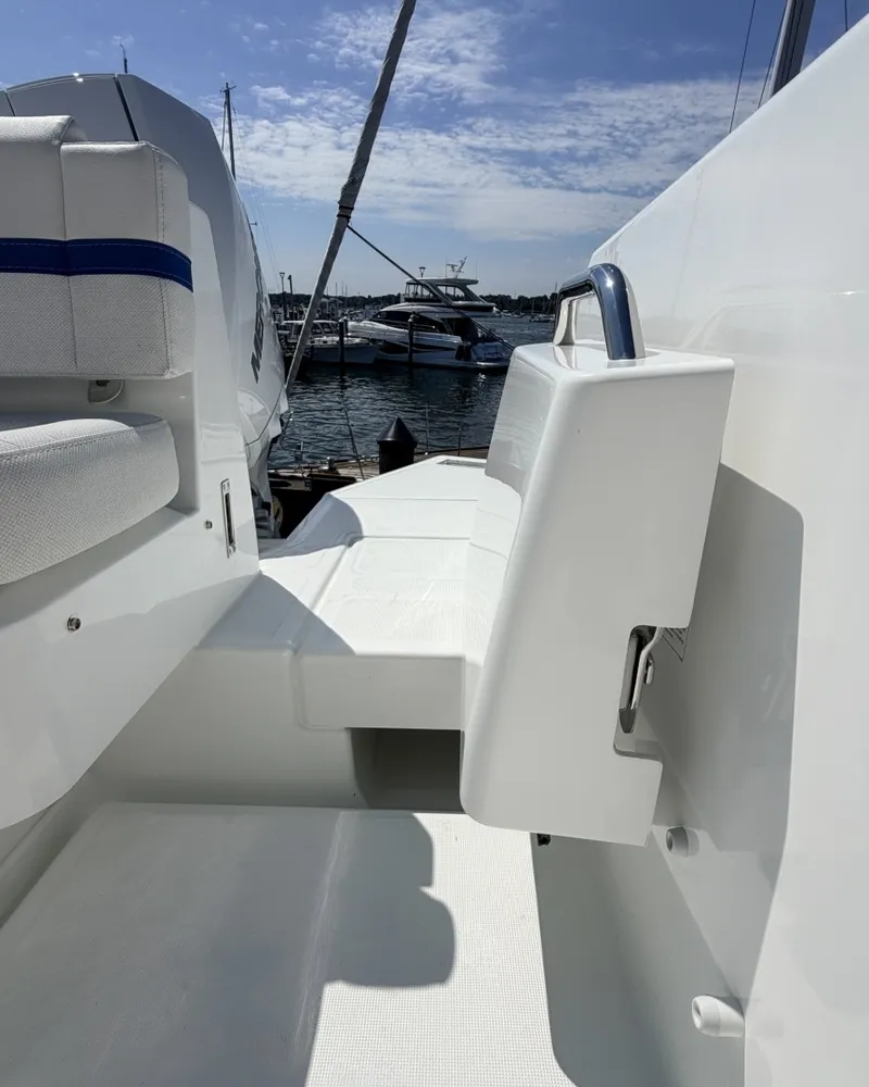 Slide: The Image of Wellcraft 28 Explorer 2027 - 7585945
