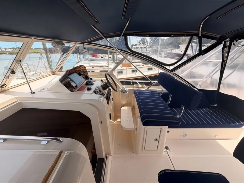 Slide: The Image of Mainship Pilot 34 2005 - 7586220
