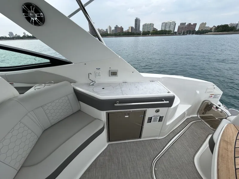 Slide: The Image of Sea Ray Sundancer 320 2023 - 7586273
