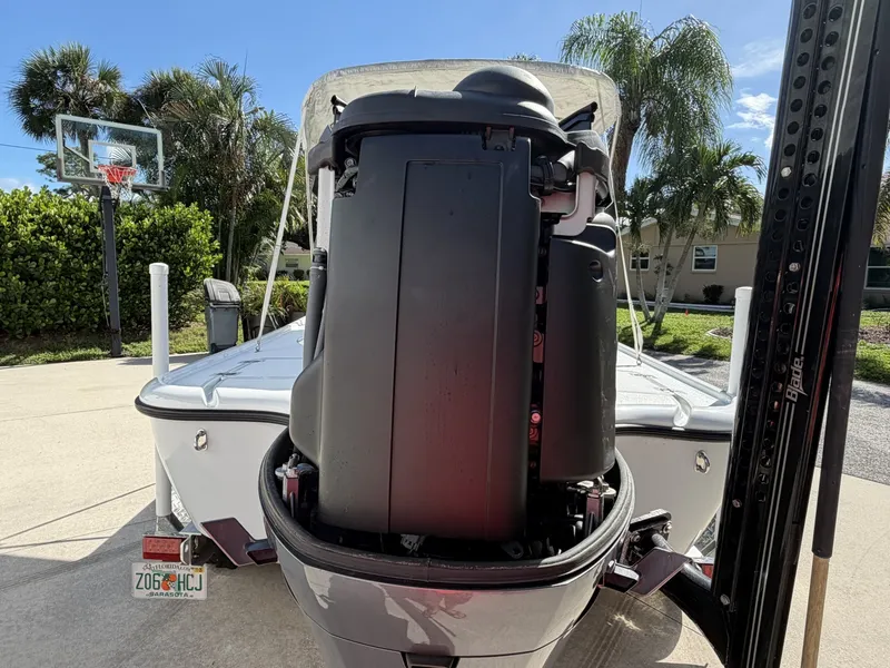 Slide: The Image of Yellowfin 21 2018 - 7587146