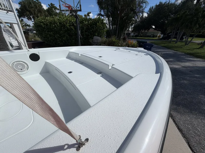 Slide: The Image of Yellowfin 21 2018 - 7587138