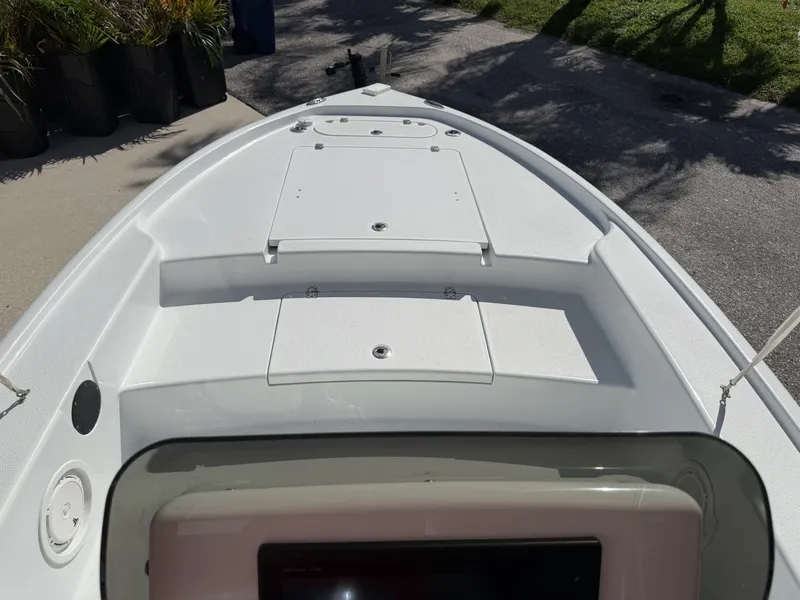 Slide: The Image of Yellowfin 21 2018 - 7587080