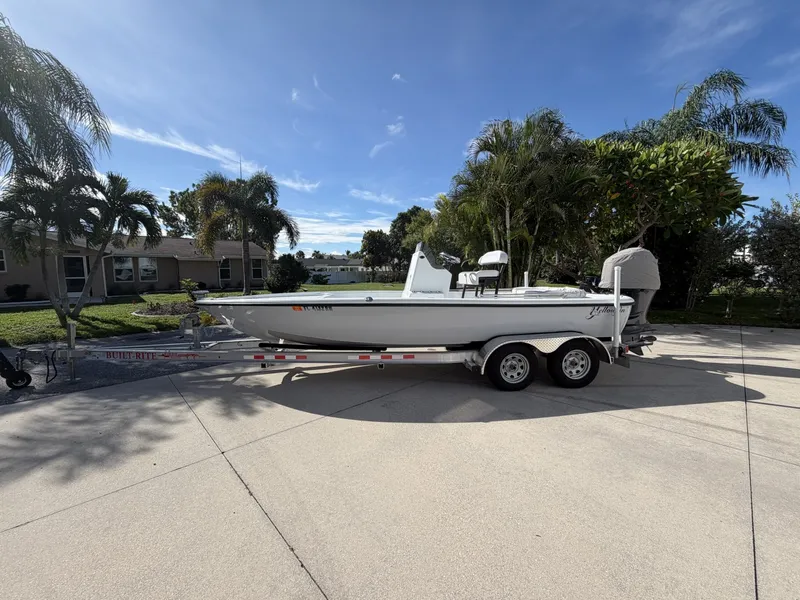 The Image of Yellowfin 21 2018 - 7587159