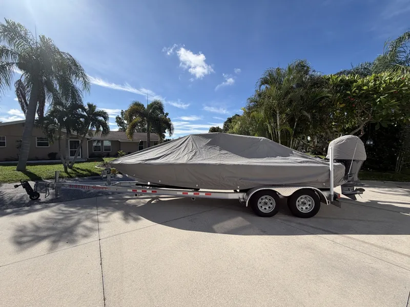 Slide: The Image of Yellowfin 21 2018 - 7587044