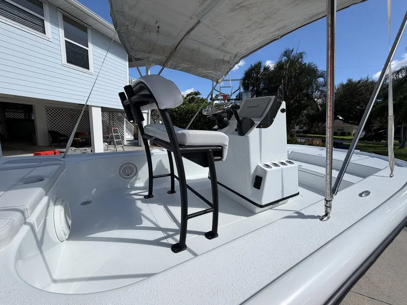 Slide: The Image of Yellowfin 21 2018 - 7587132