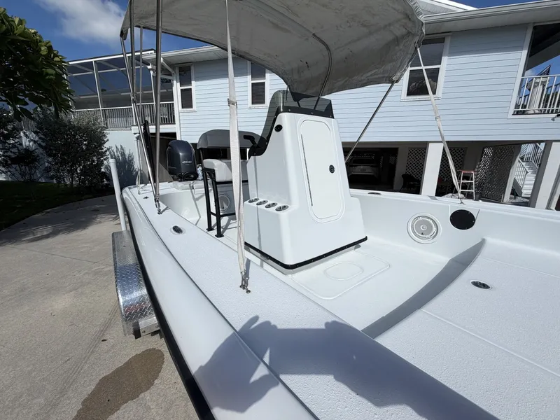 Slide: The Image of Yellowfin 21 2018 - 7587137