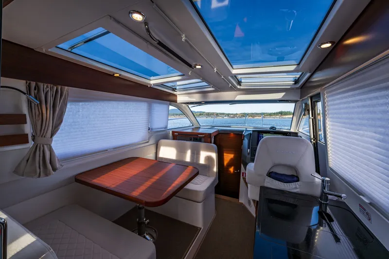 Slide: The Image of Nimbus 305 Coupe 2027 - 7587165