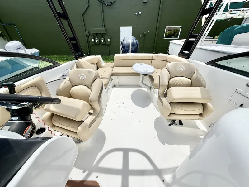 Slide: The Image of NauticStar 24 2019 - 7587385