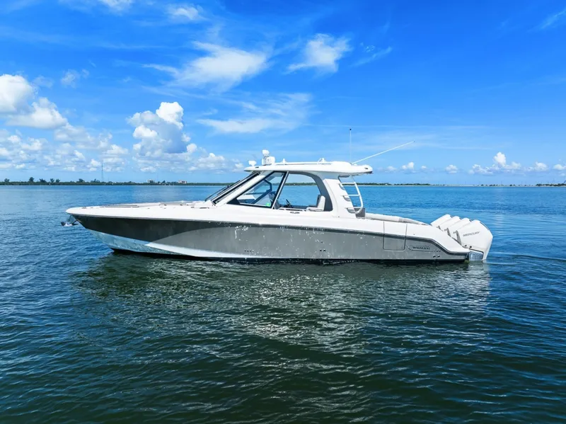 Slide: The Image of Boston Whaler 380 Realm 2020 - 7587706